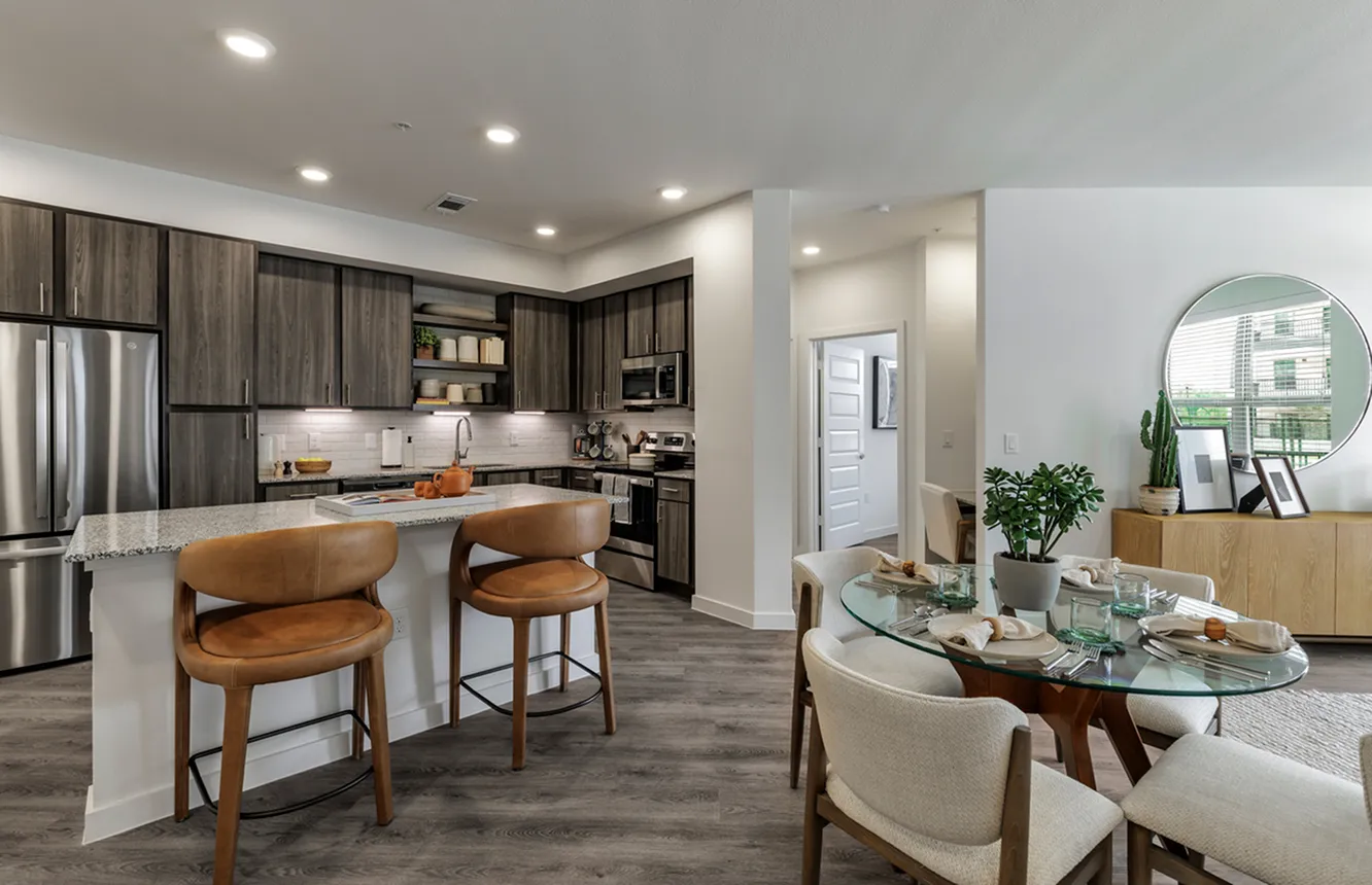 Caroline Longhorn Quarry | San Antonio Apartments | Apartments in San Antonio, TX