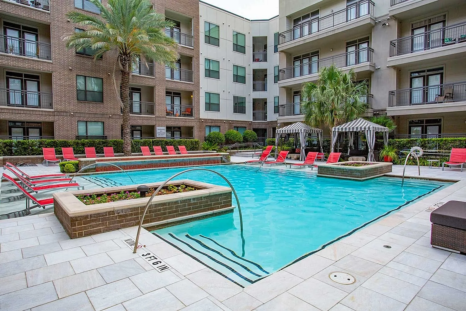 Pearl Greenway | Houston, TX Apartments | Greenway Plaza | Upper Kirby Apartments