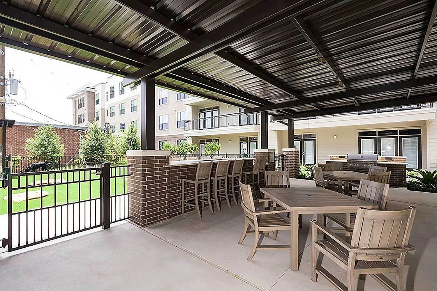 Pearl Greenway | Houston, TX Apartments | Greenway Plaza | Upper Kirby Apartments