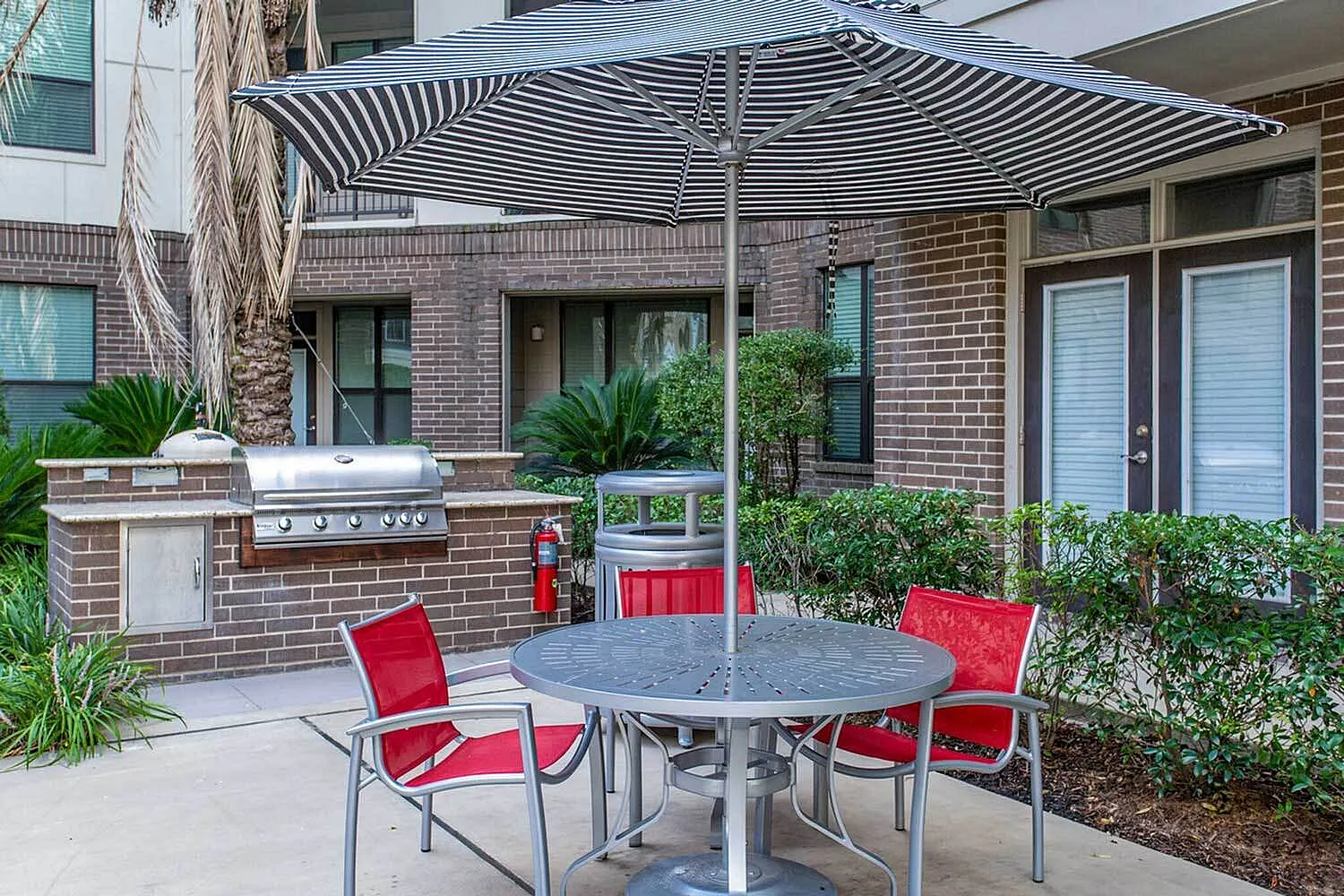 Pearl Greenway | Houston, TX Apartments | Greenway Plaza | Upper Kirby Apartments