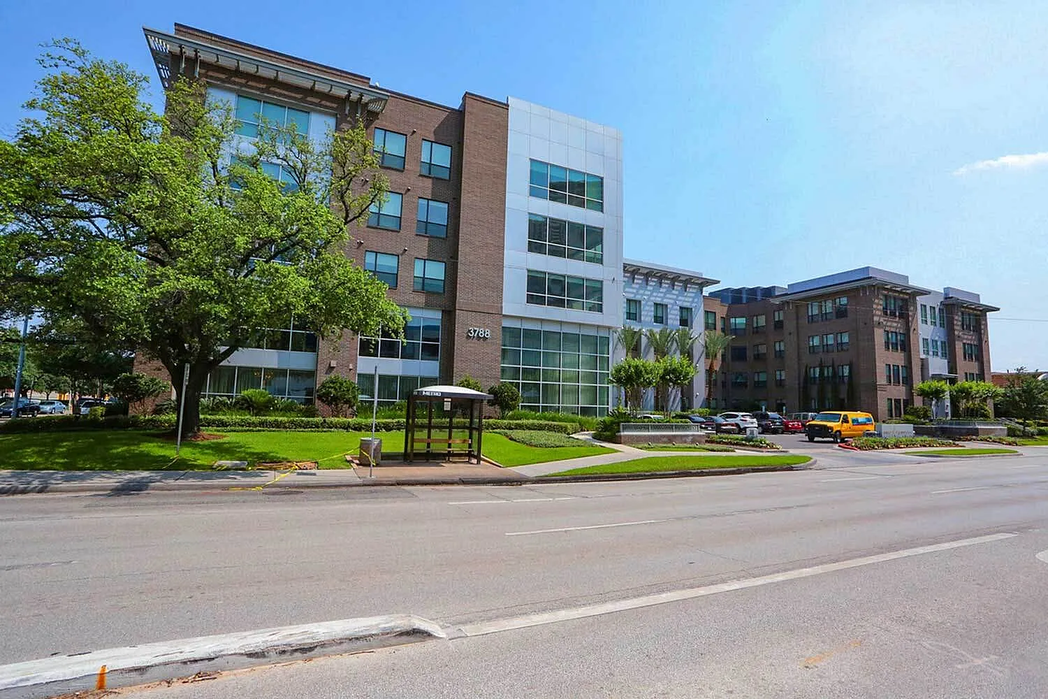 Pearl Greenway | Houston, TX Apartments | Greenway Plaza | Upper Kirby Apartments