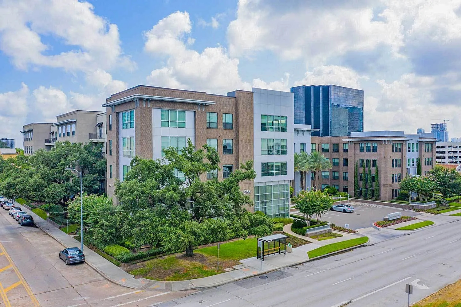 Pearl Greenway | Houston, TX Apartments | Greenway Plaza | Upper Kirby Apartments