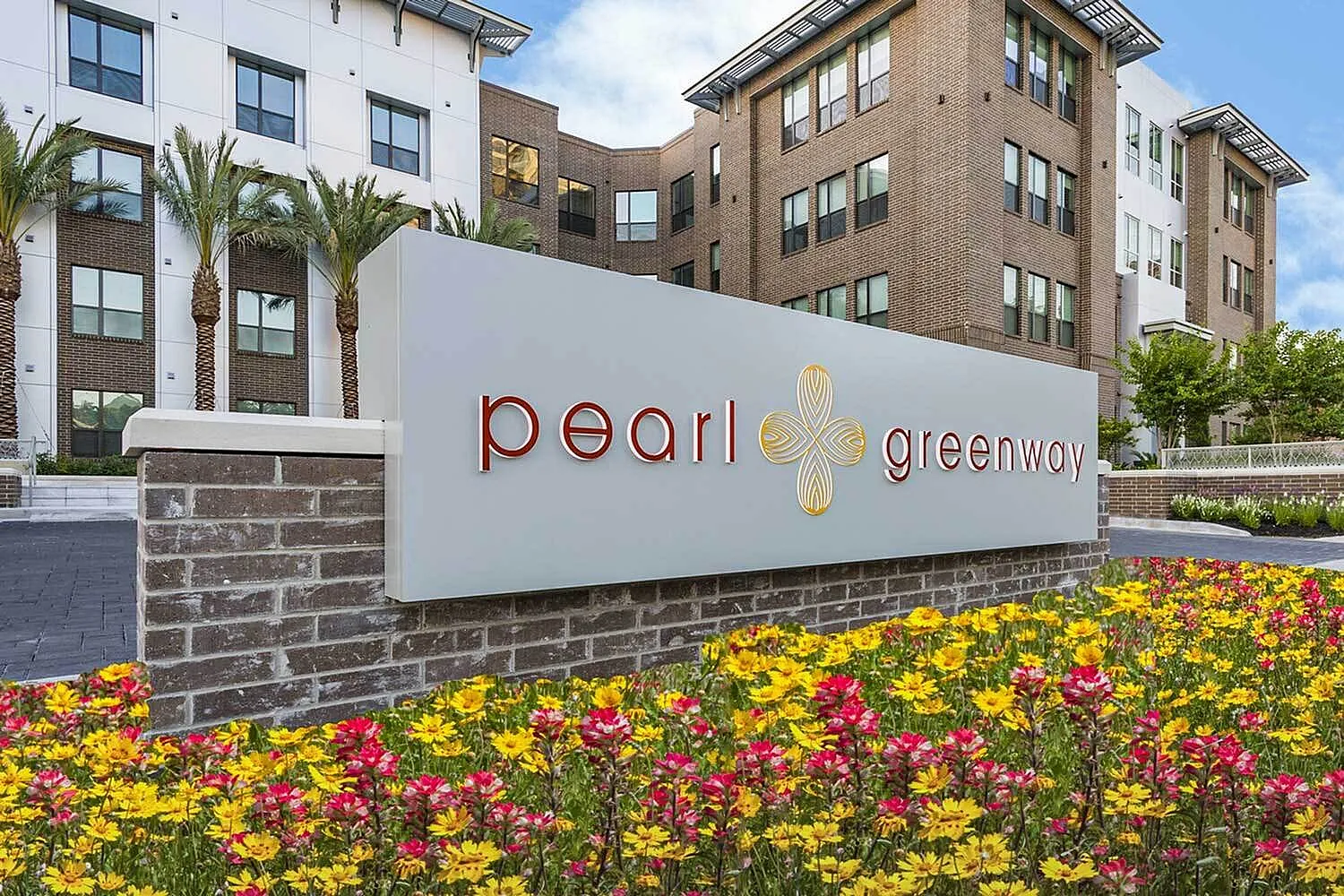 Pearl Greenway | Houston, TX Apartments | Greenway Plaza | Upper Kirby Apartments