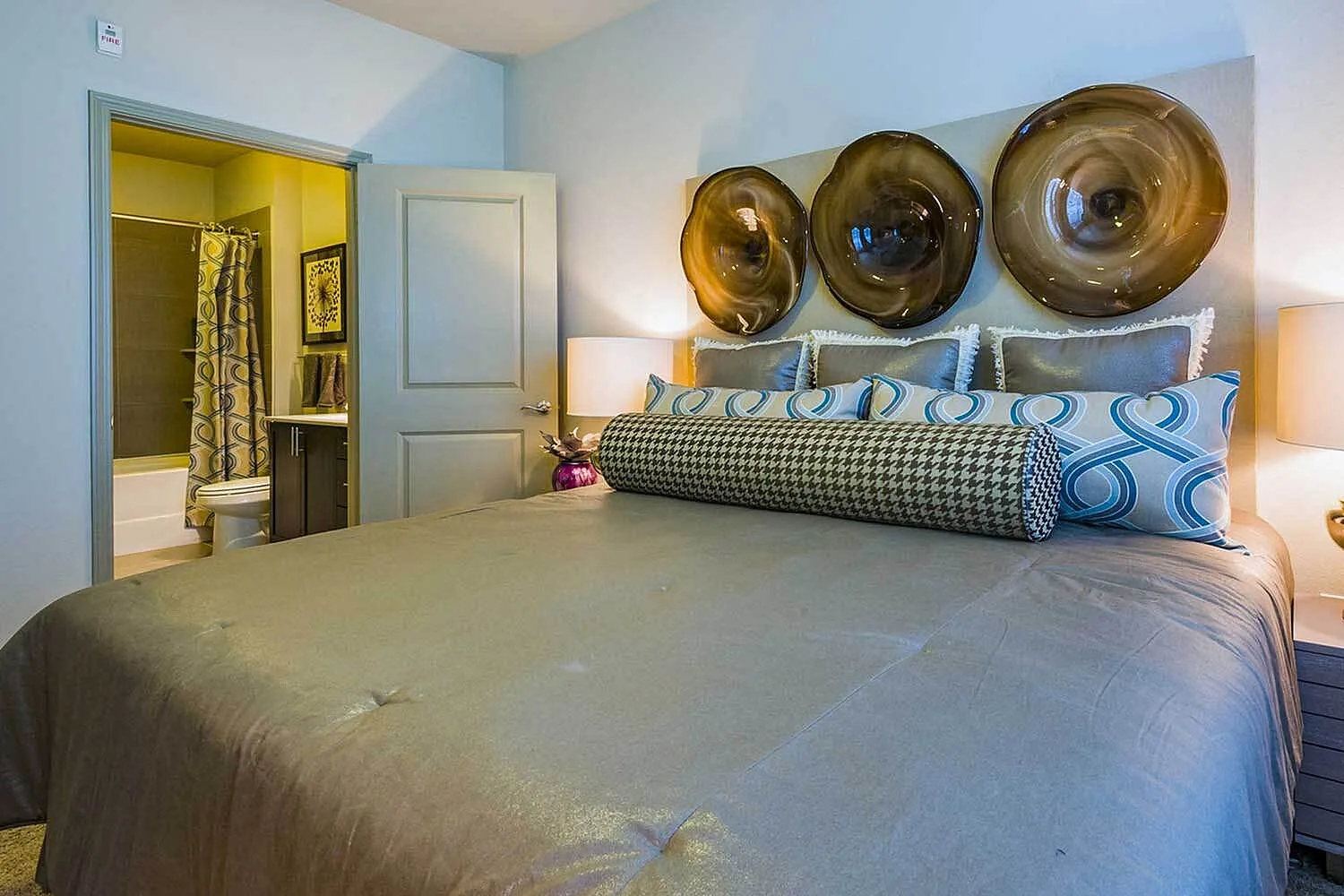 Pearl Greenway | Houston, TX Apartments | Greenway Plaza | Upper Kirby Apartments
