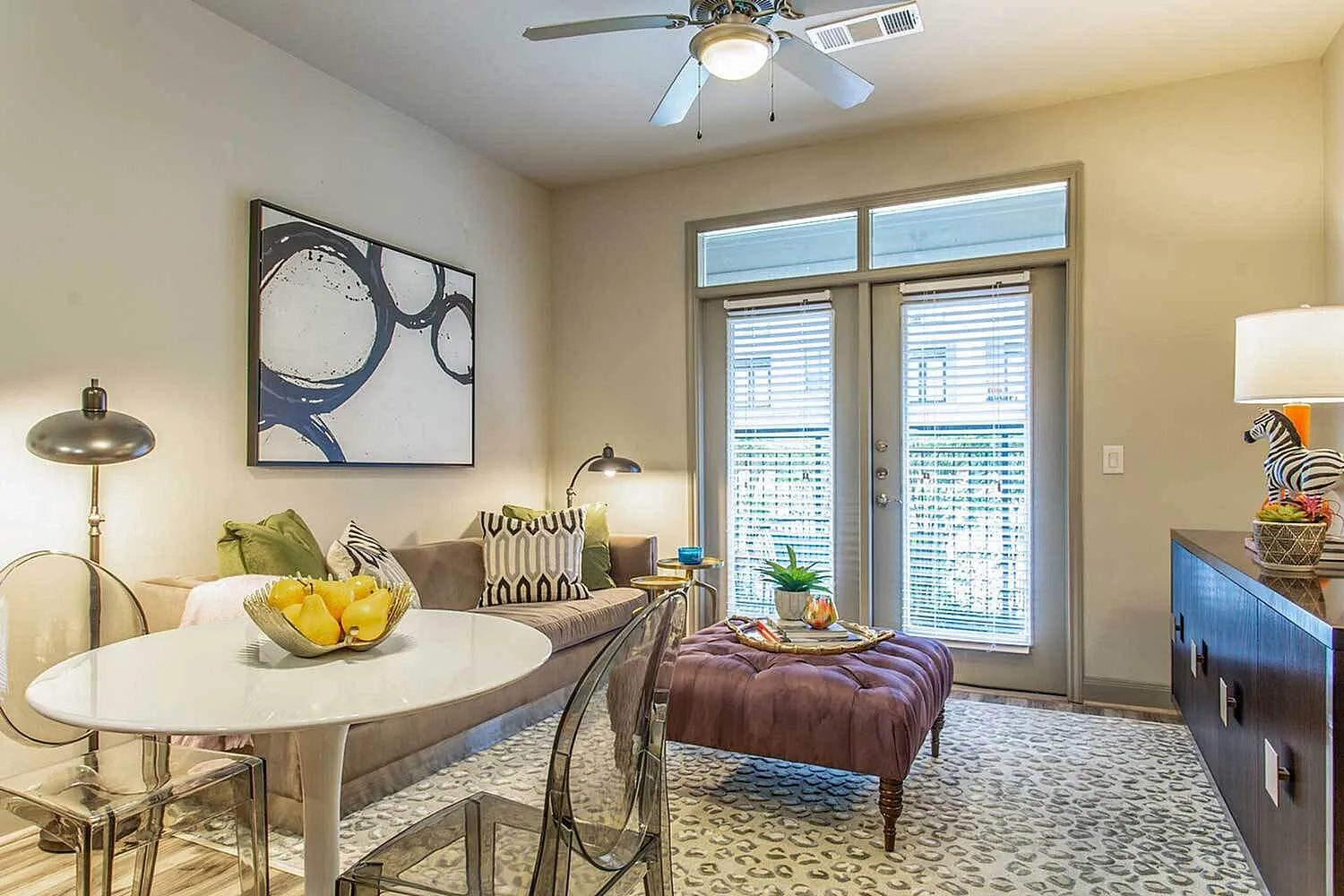 Pearl Greenway | Houston, TX Apartments | Greenway Plaza | Upper Kirby Apartments