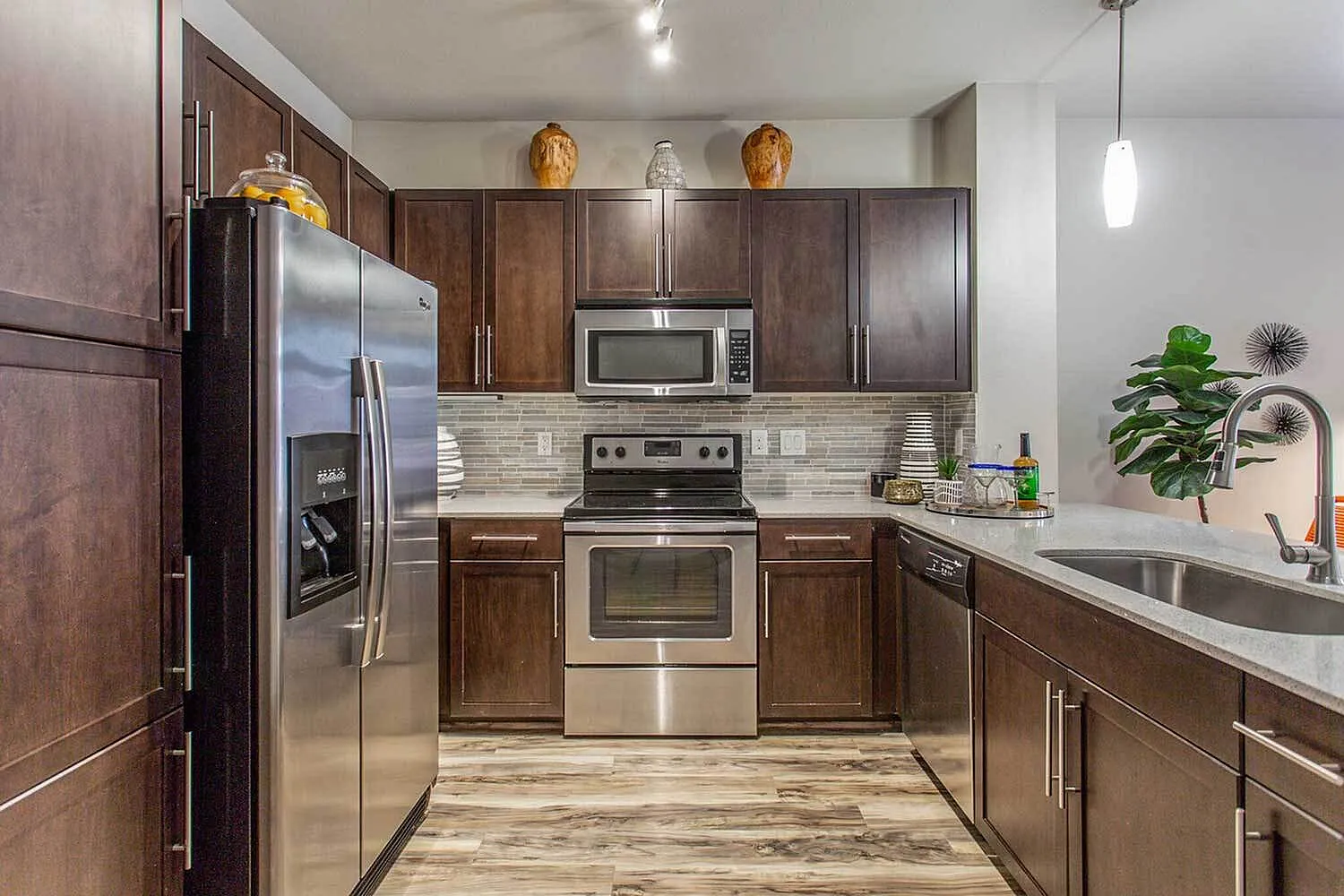 Pearl Greenway | Houston, TX Apartments | Greenway Plaza | Upper Kirby Apartments