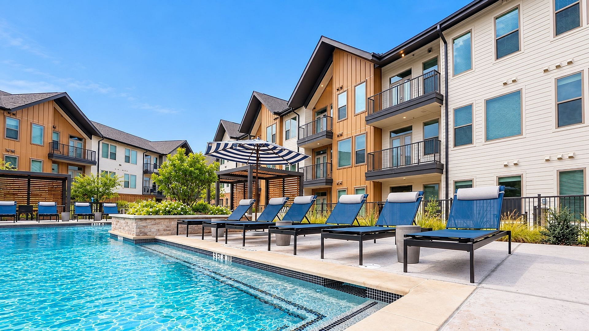 Altitude at Brooks - Poolside View