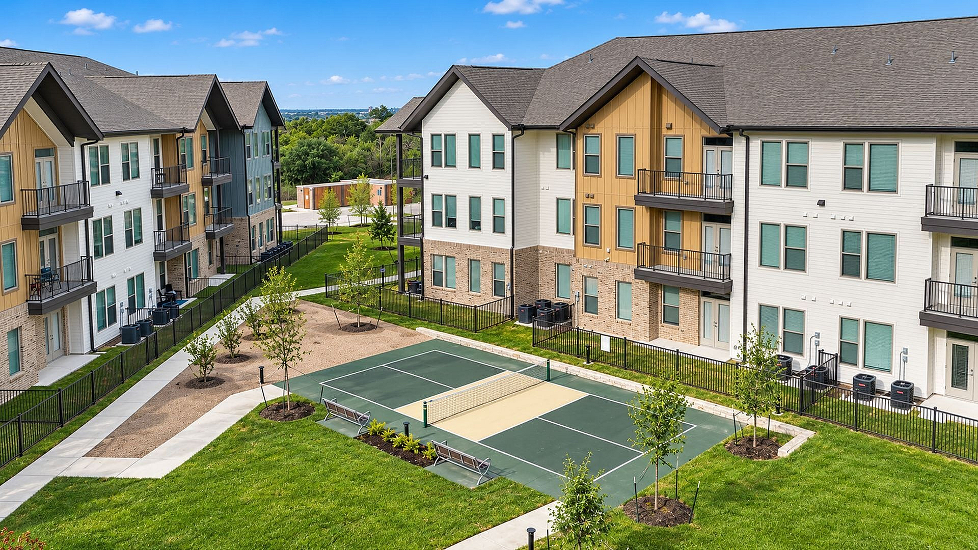 Altitude at Brooks - Outdoor Courtyard