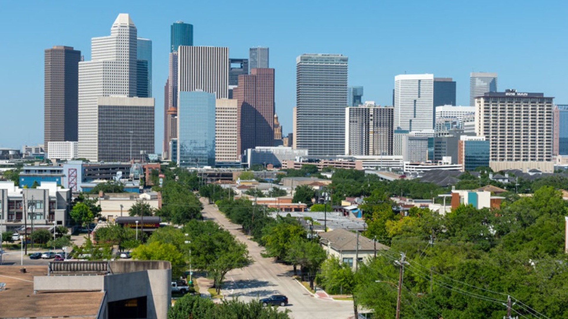 Skyline | Pearl Marketplace | Houston Apartments