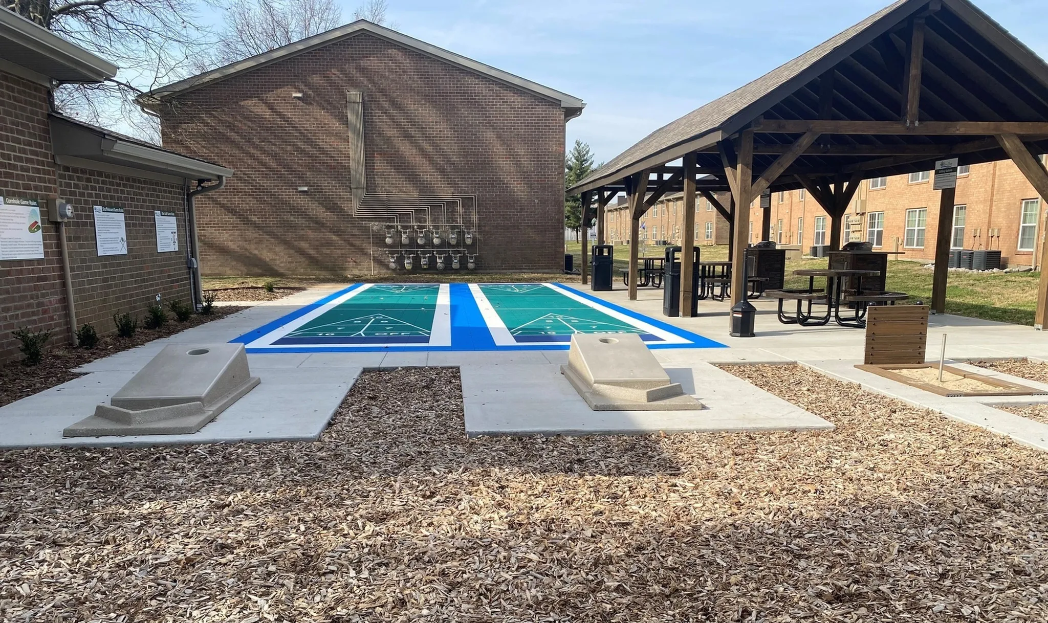 View Photos River Chase Apartments