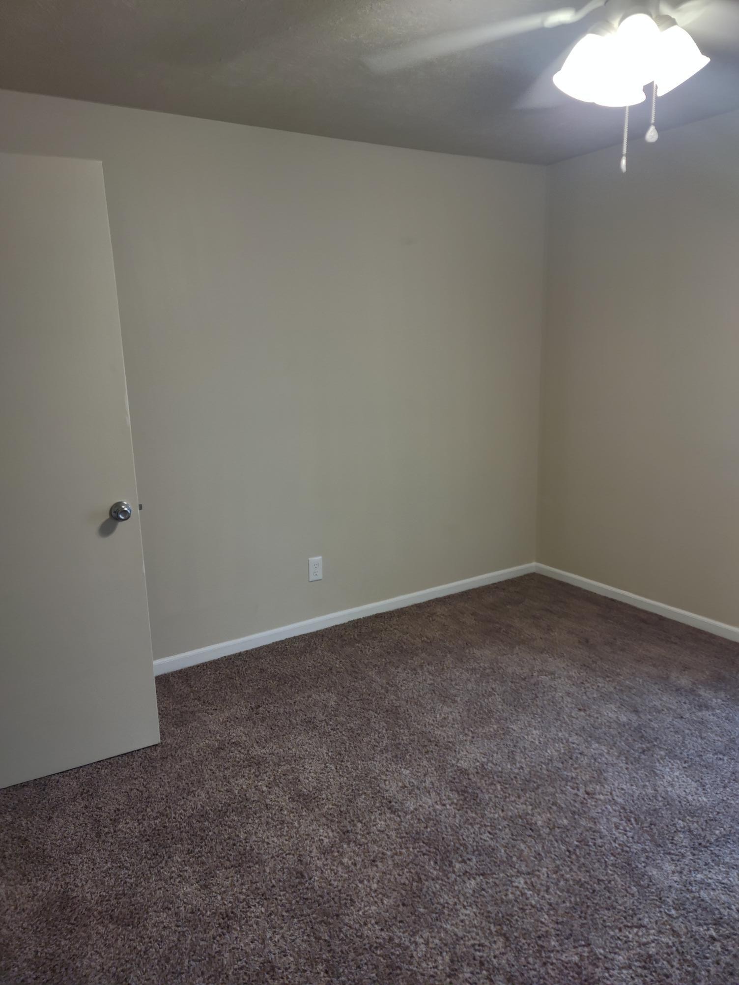 2 Bed, 1 Bath Flat with EatIn Kitchen 2 Bed Apartment Locust Grove