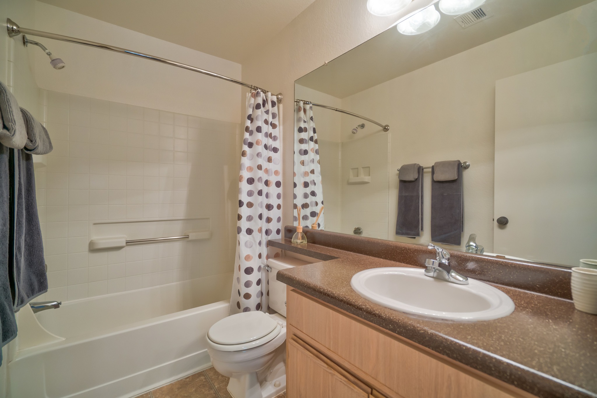 Spacious Bathroom