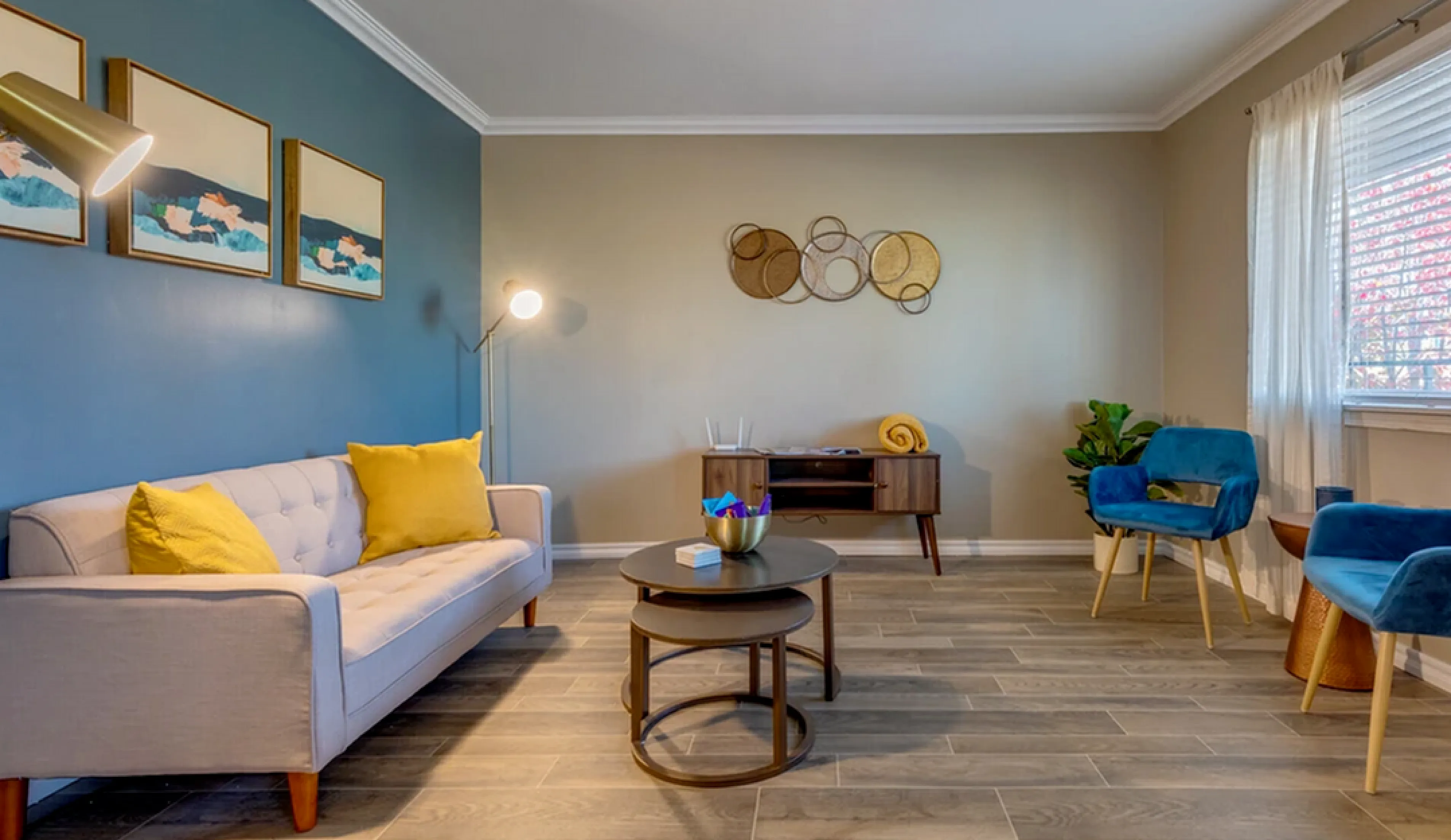 Apex at Midtown - Cozy Living Room