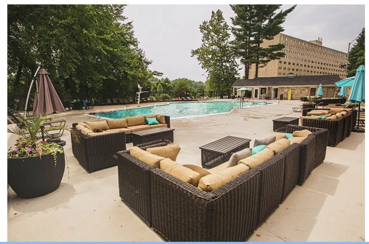 The Falls at Roland Park Apartment Homes in Baltimore for Rent