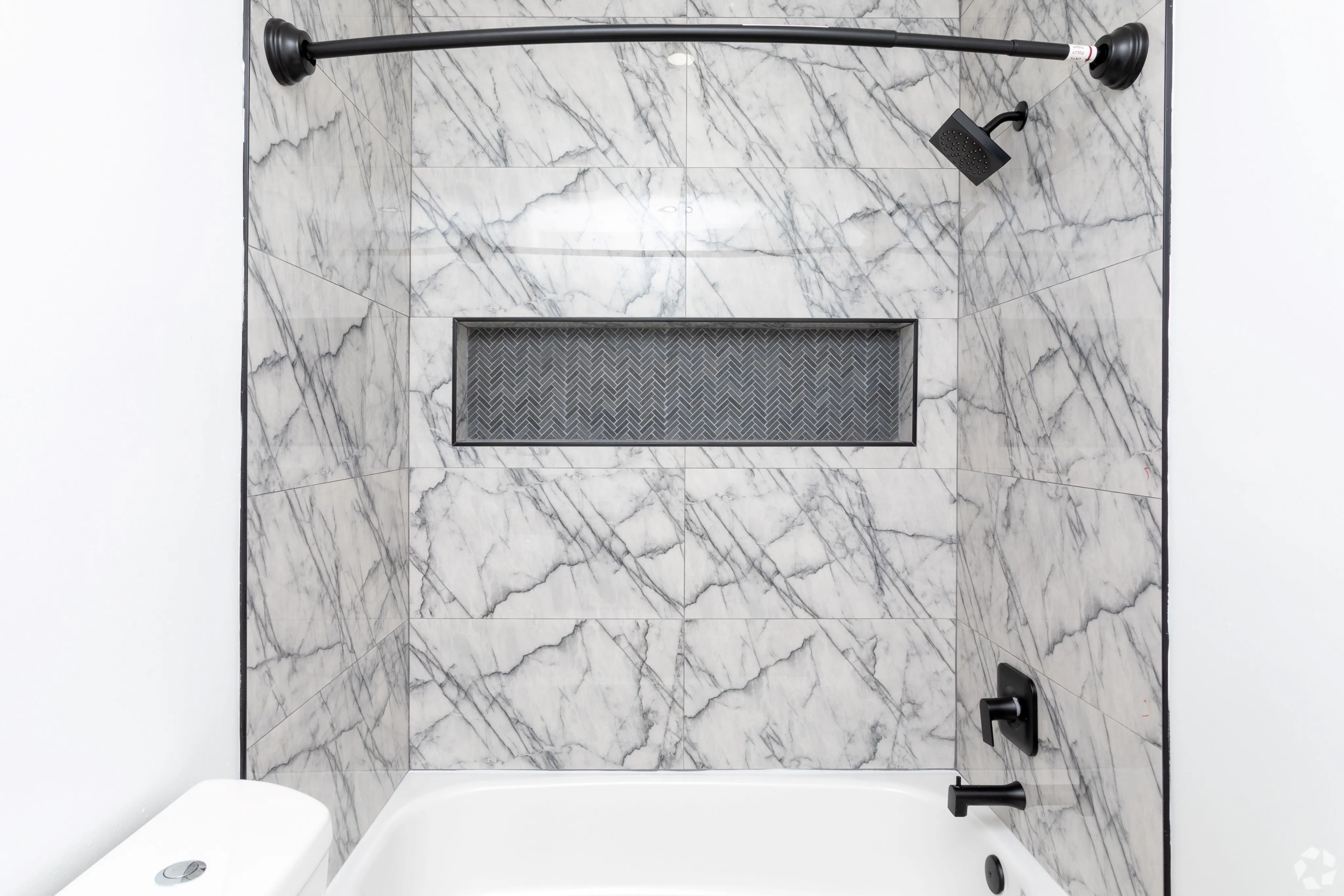 Soaking Tub with Shower Niche at Autumn Columbia Apartments for Rent in Maryland.