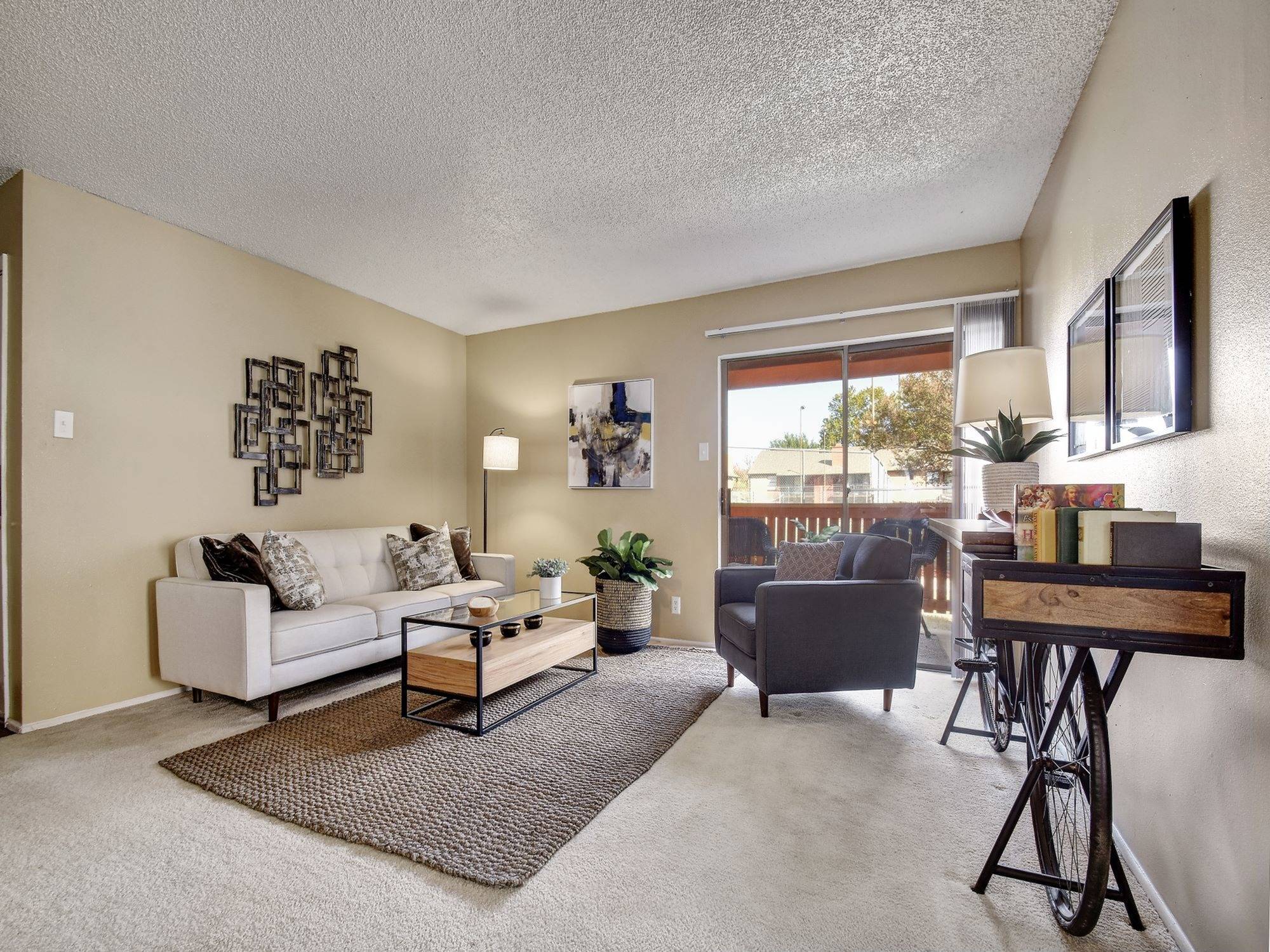 Iron Horse Valley Apartments photo gallery