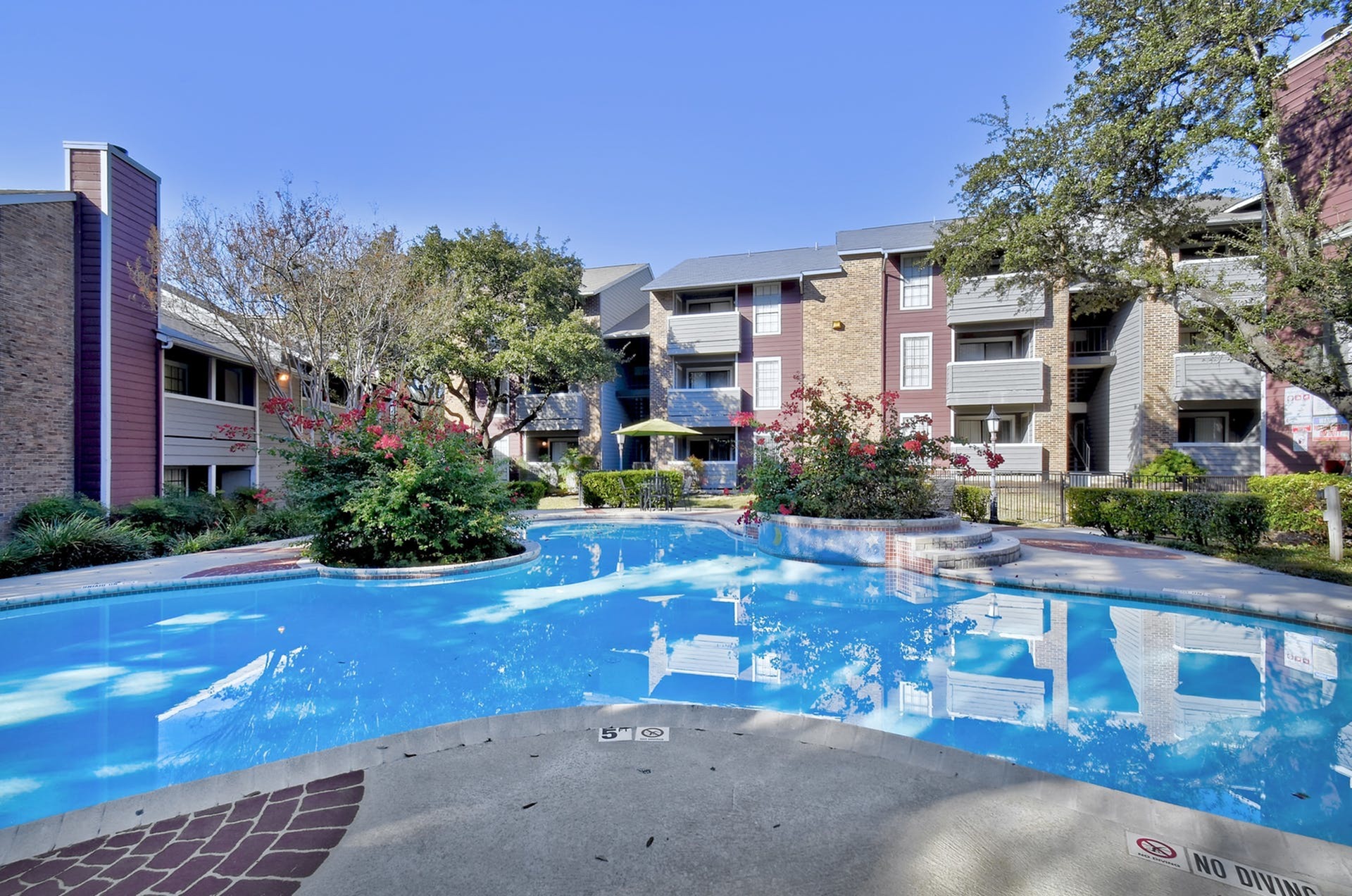 Silver Oaks Apartments - San Antonio TX
