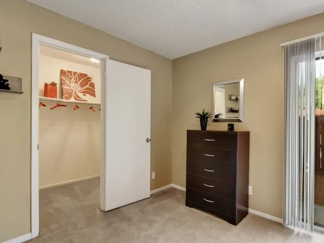 Walk-In Closets