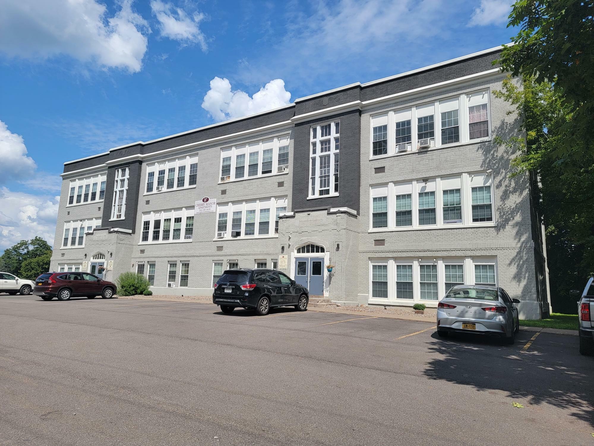 1 3 Bed Apartments Check Availability Cherry Manor Apartments