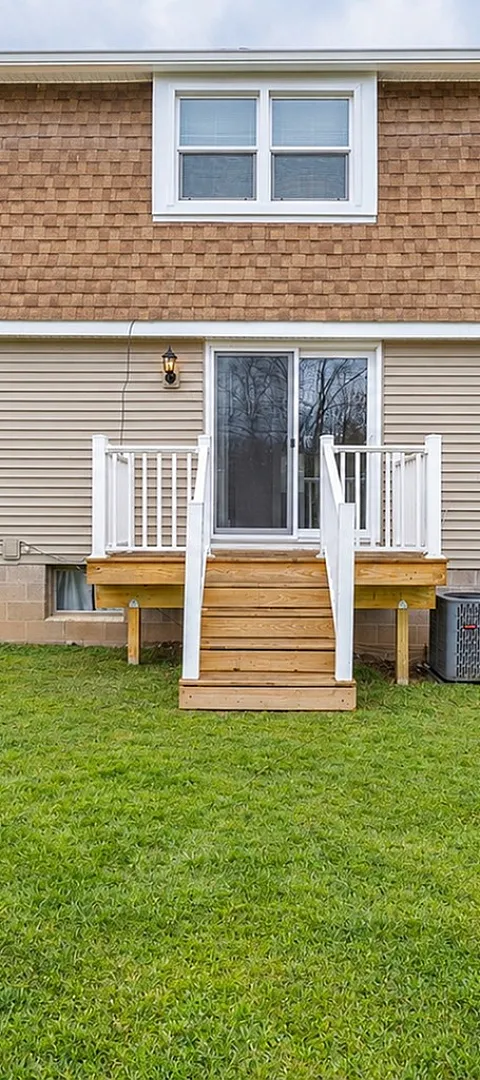 Country Hills Townhomes & Apartments - Back Porch