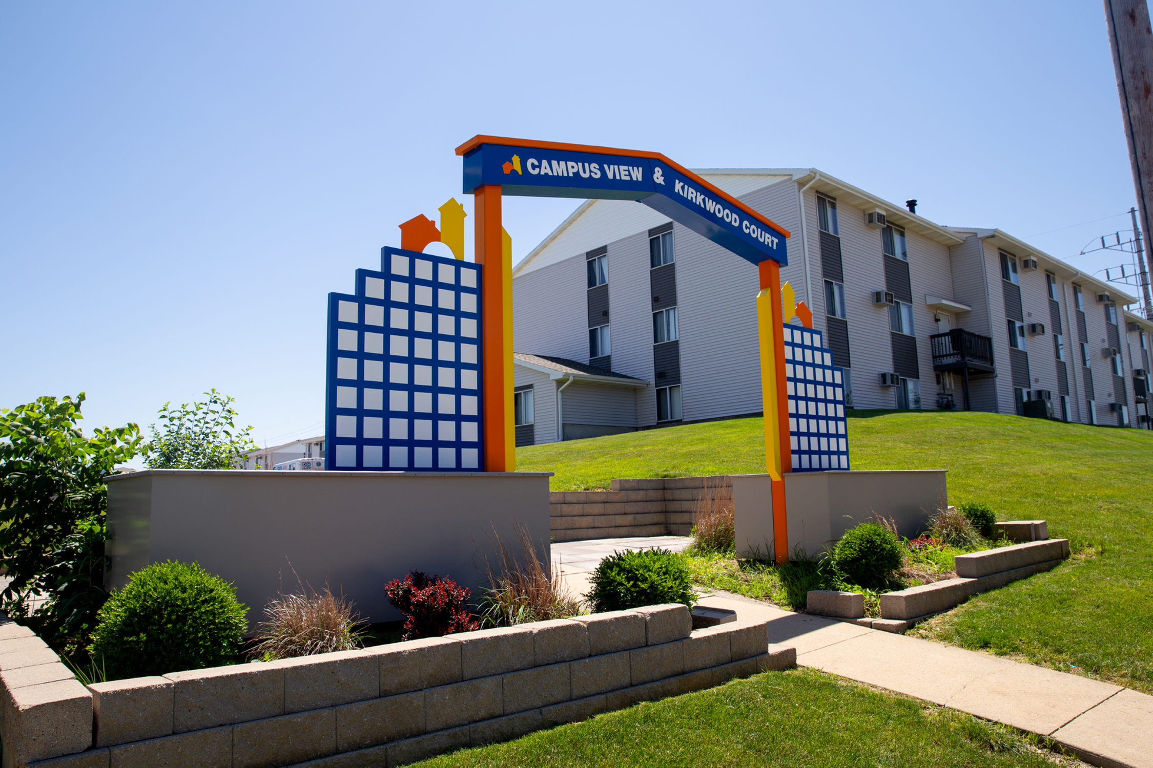 Signage Entrance | Campus View & Kirkwood Court | Cedar Rapids, Iowa