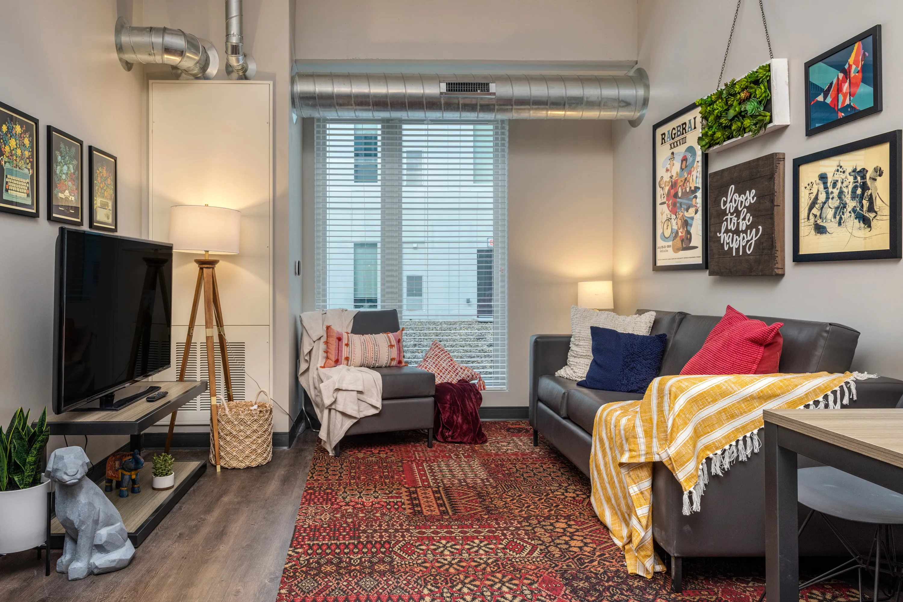 Living Room | 2700 Lincoln