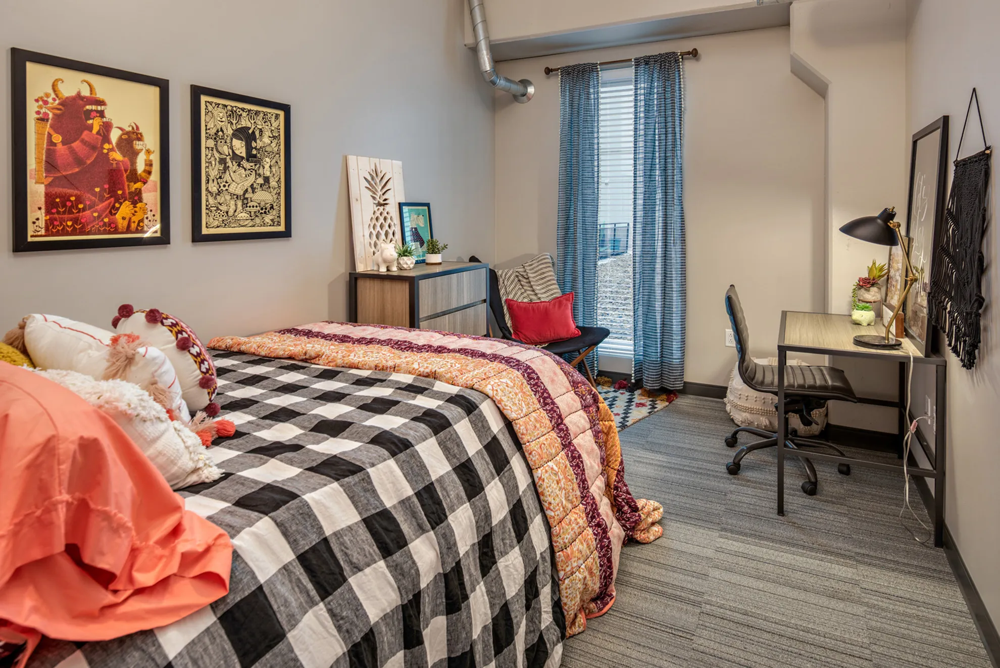 Bedroom | 2700 Lincoln