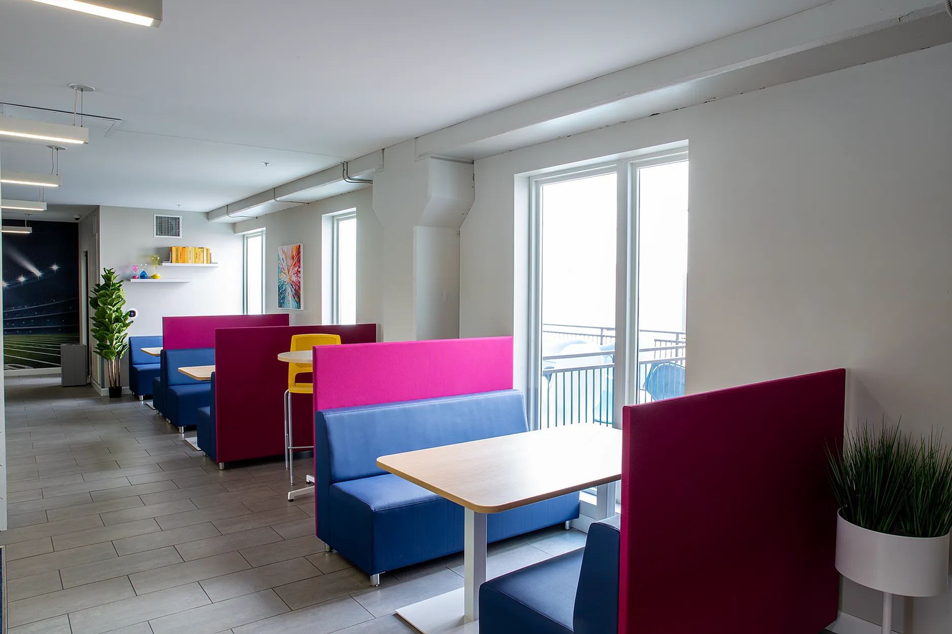 Overlook Lounge - Booths