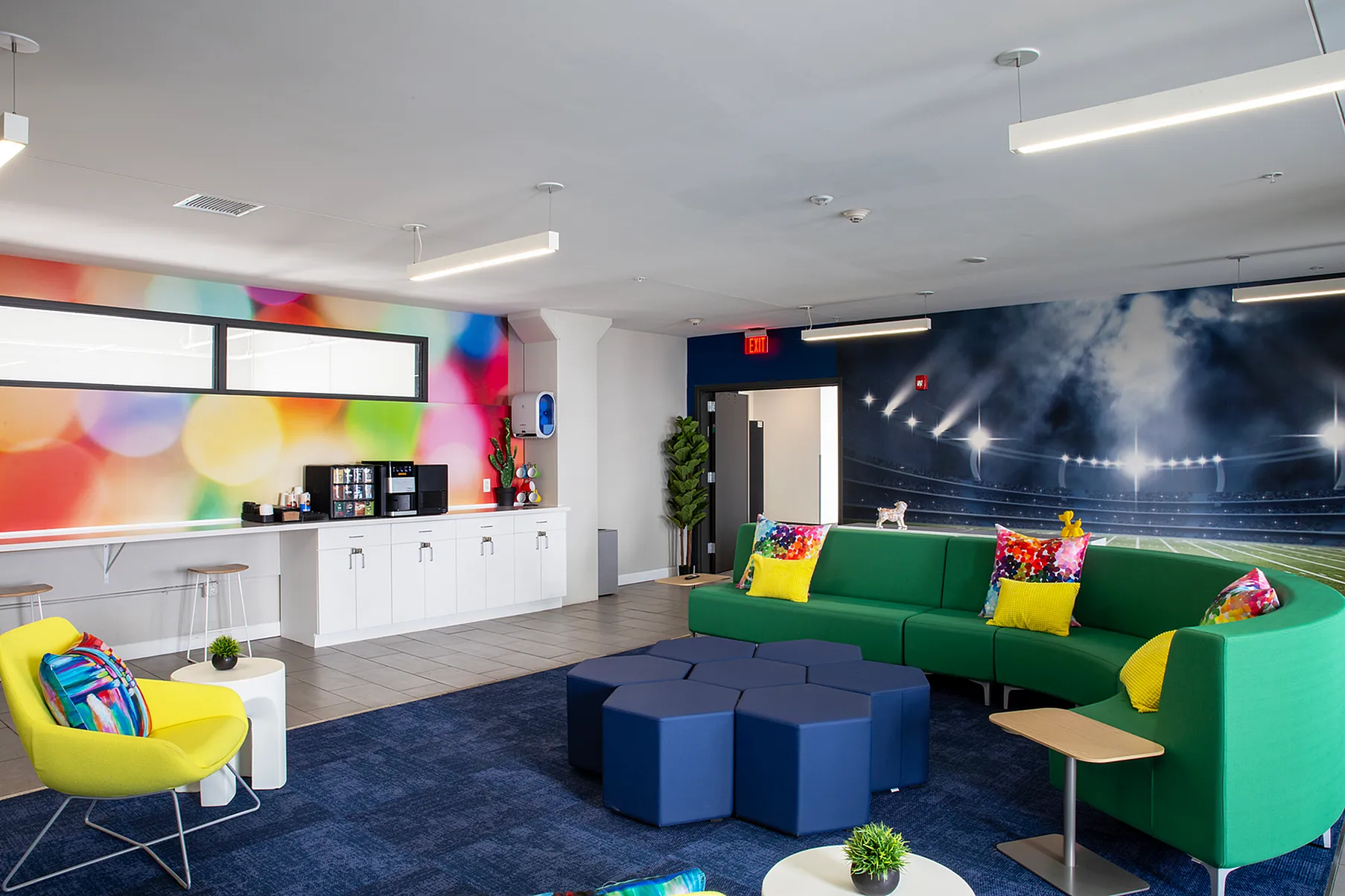 2700 Overlook Lounge