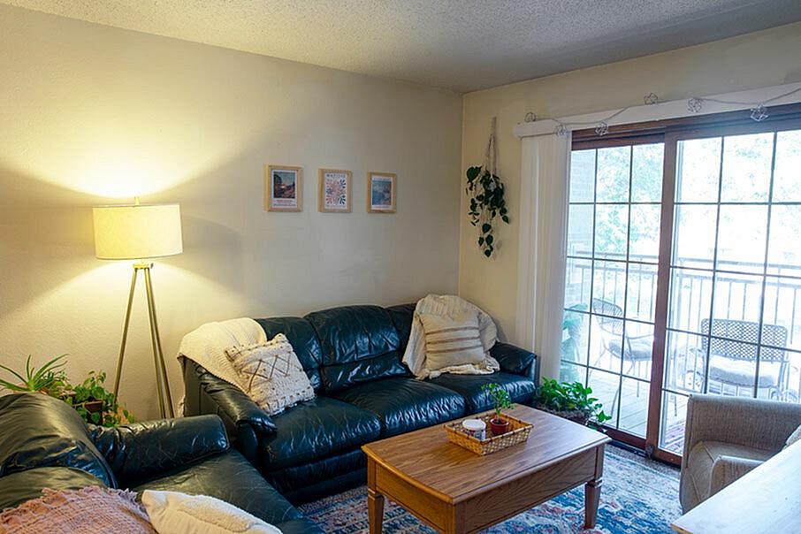 425welchlivingroom2