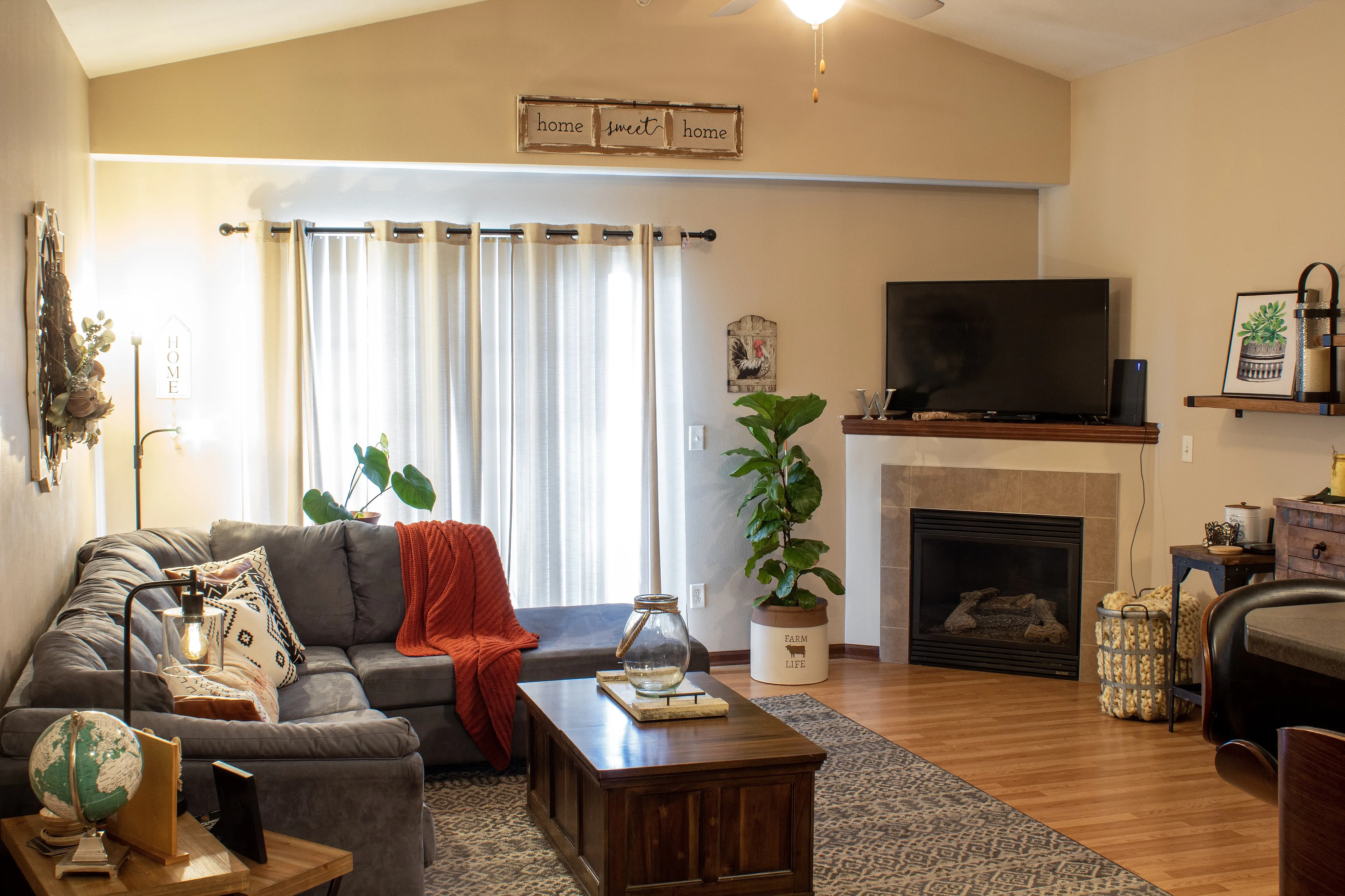 Reserve at Glenstone -living room