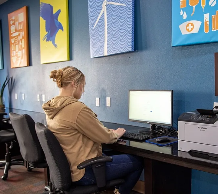 Computer Lounge at Prairie Reserve in Cedar Rapids, Iowa