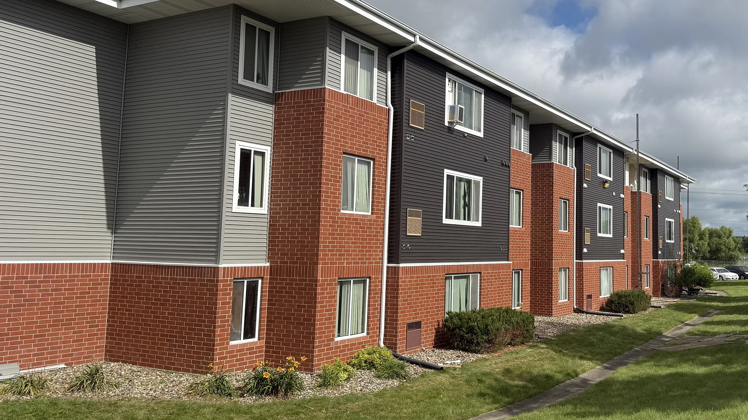 Exterior at CV in Ankeny, IA, Near DMACC