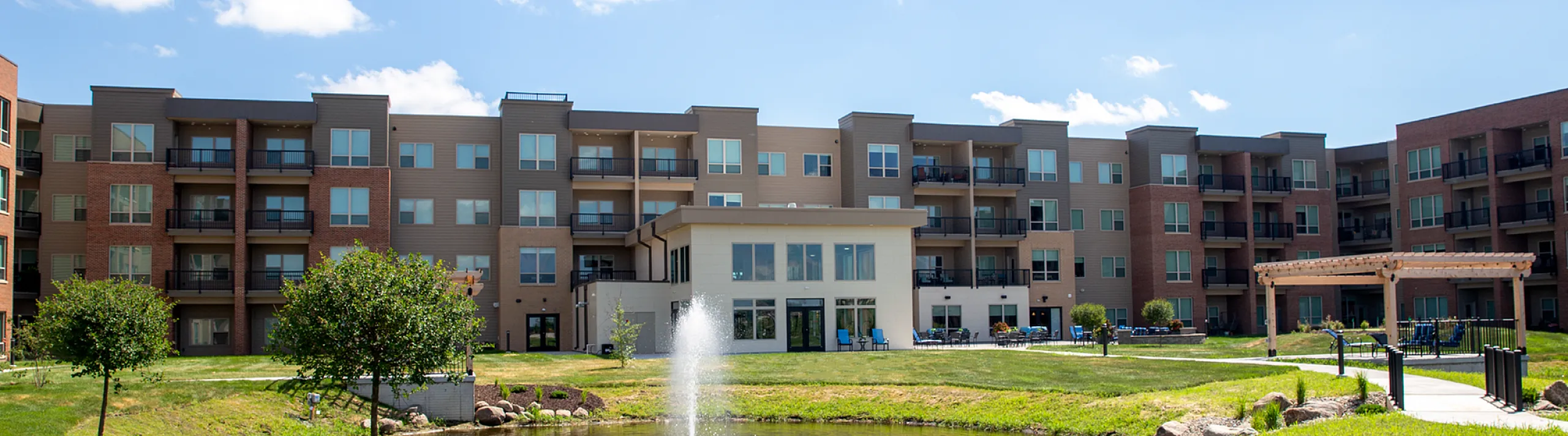 Attivo Trail Waukee Courtyard