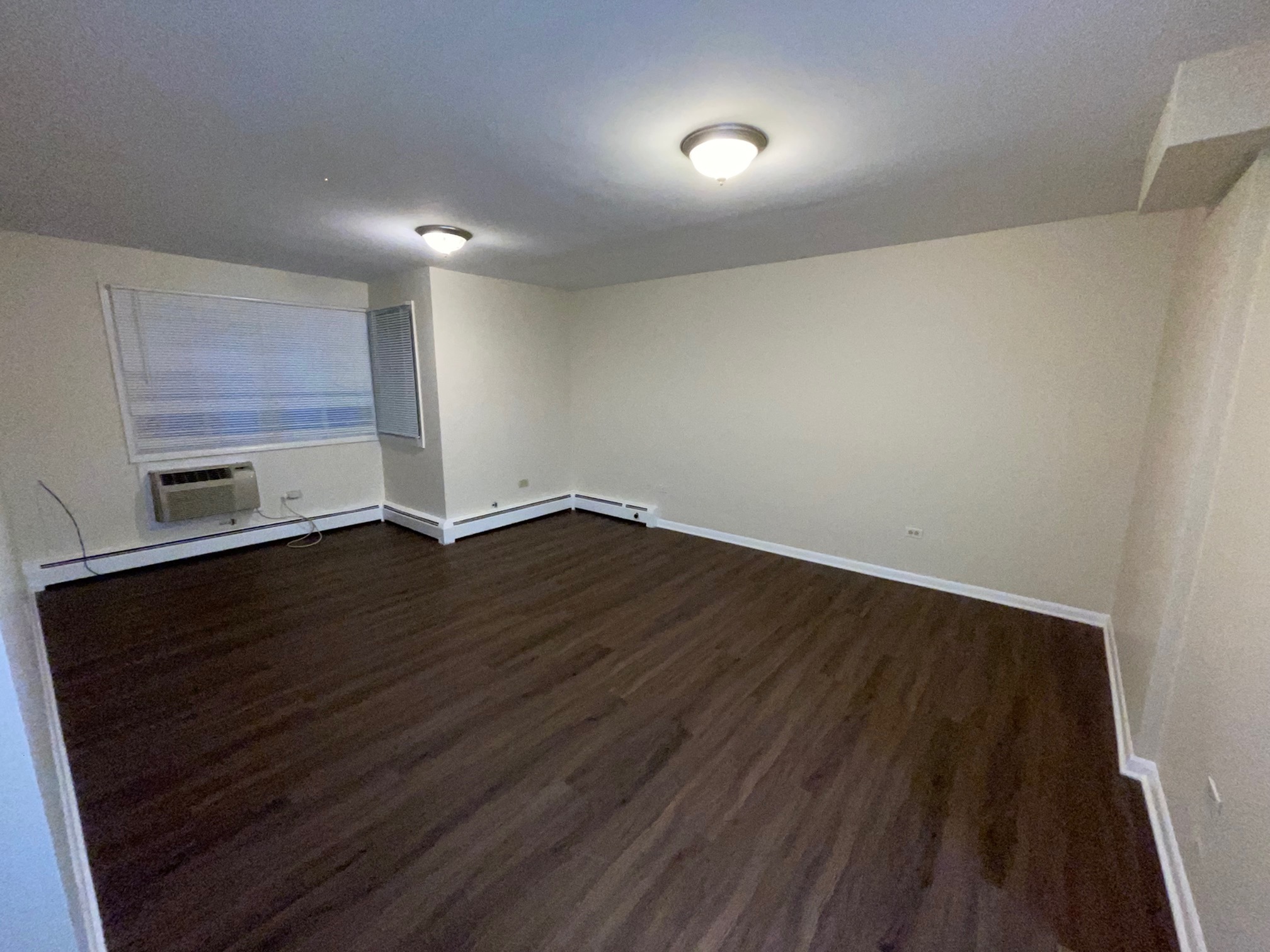 Large Living Room with Air Conditioning.