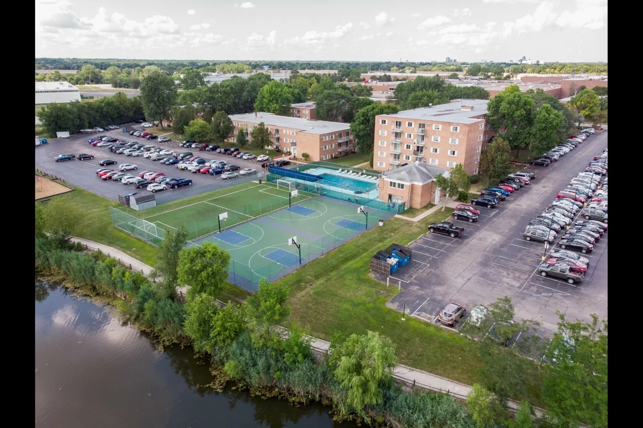 Colonial Village Apartments Apartments In Itasca, IL