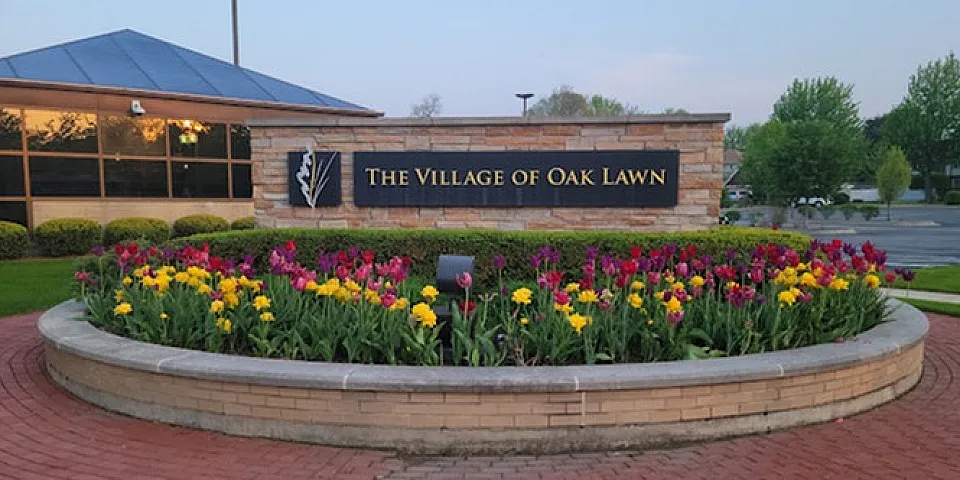 Village of Oak Lawn signage.