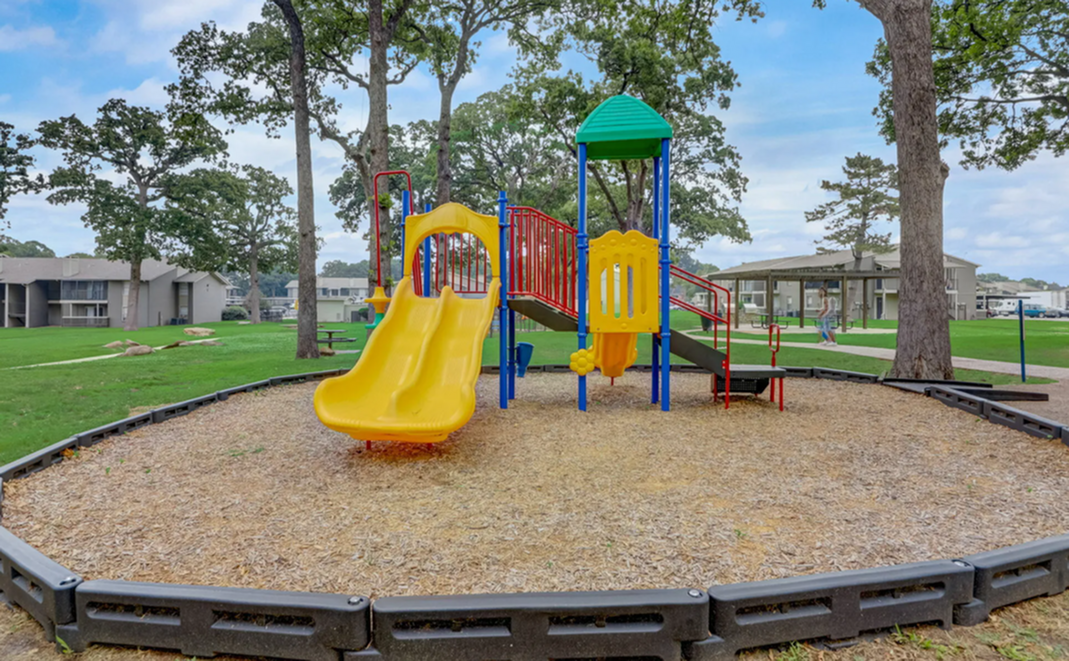 Relaxed Living at Oak Park-image