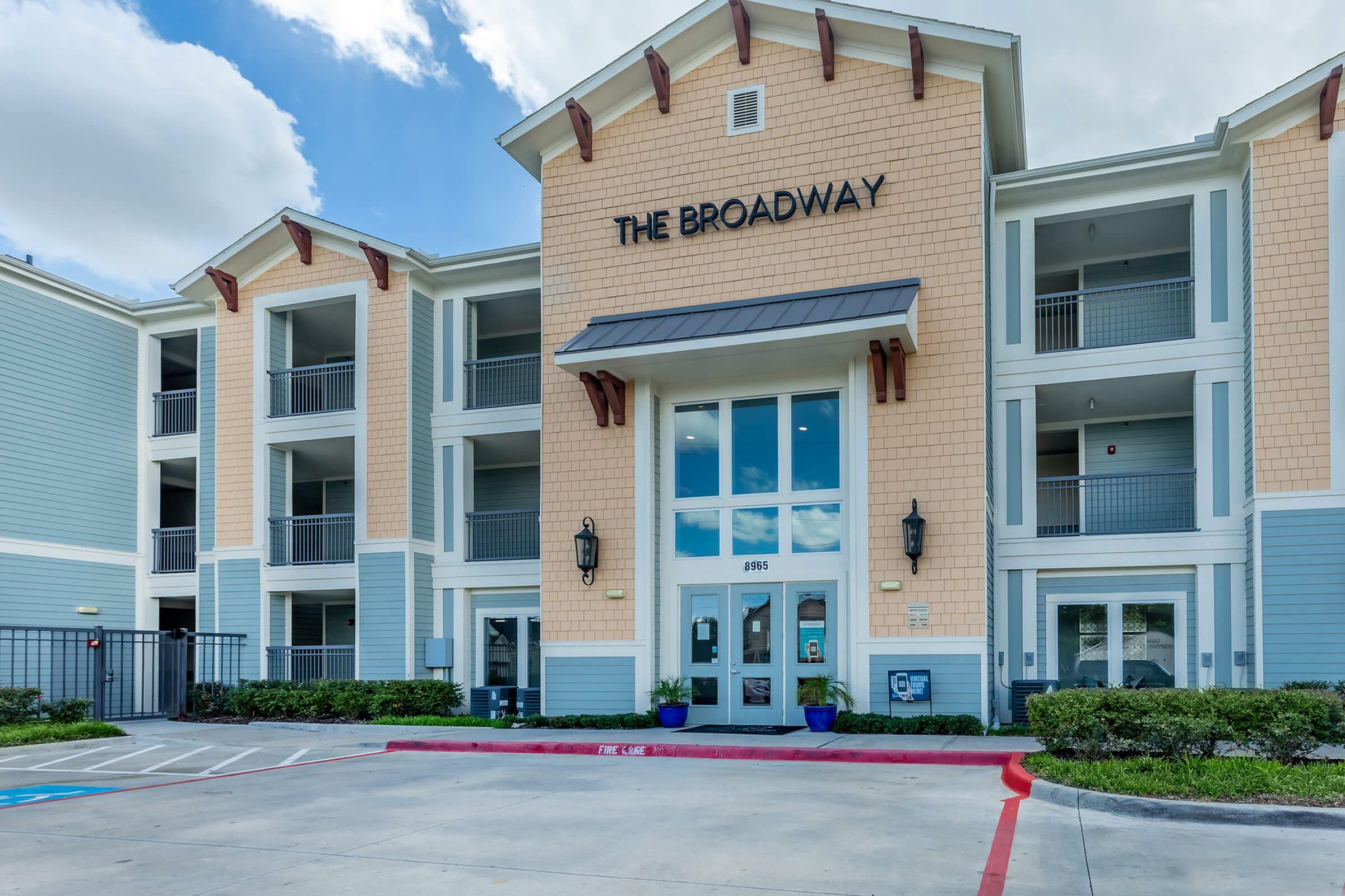 City Access and Neighborhood Appeal at The Broadway-image