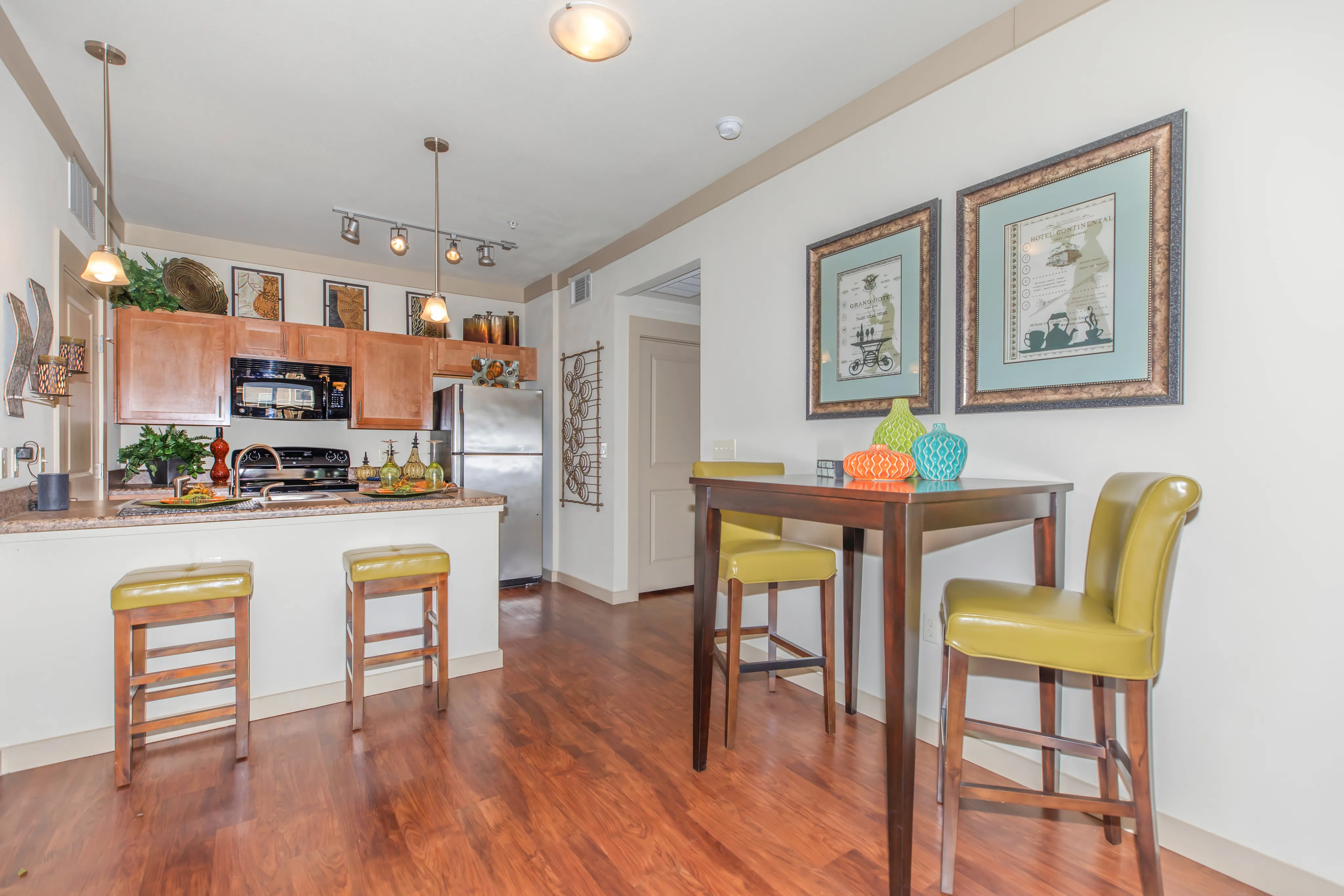 dine in kitchen