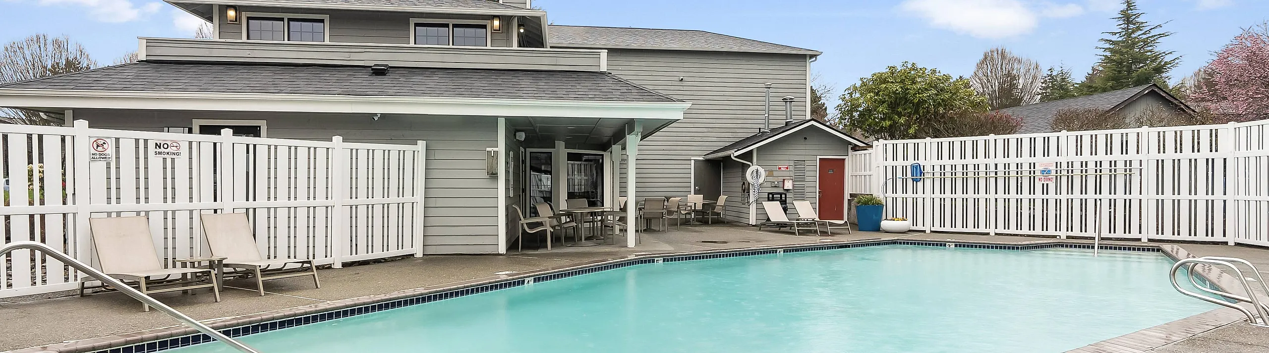 sparkiling pool