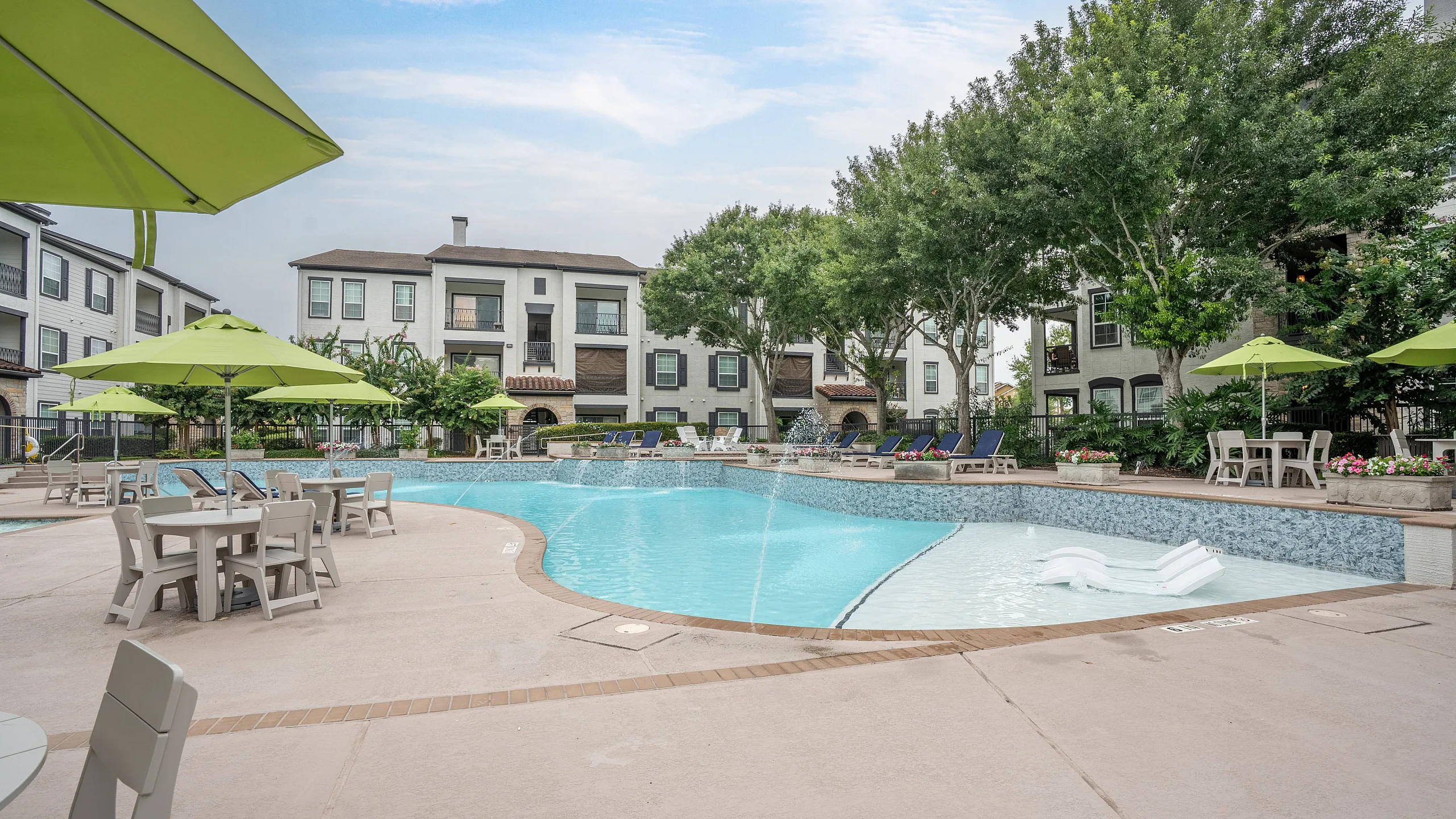 sparkiling pool