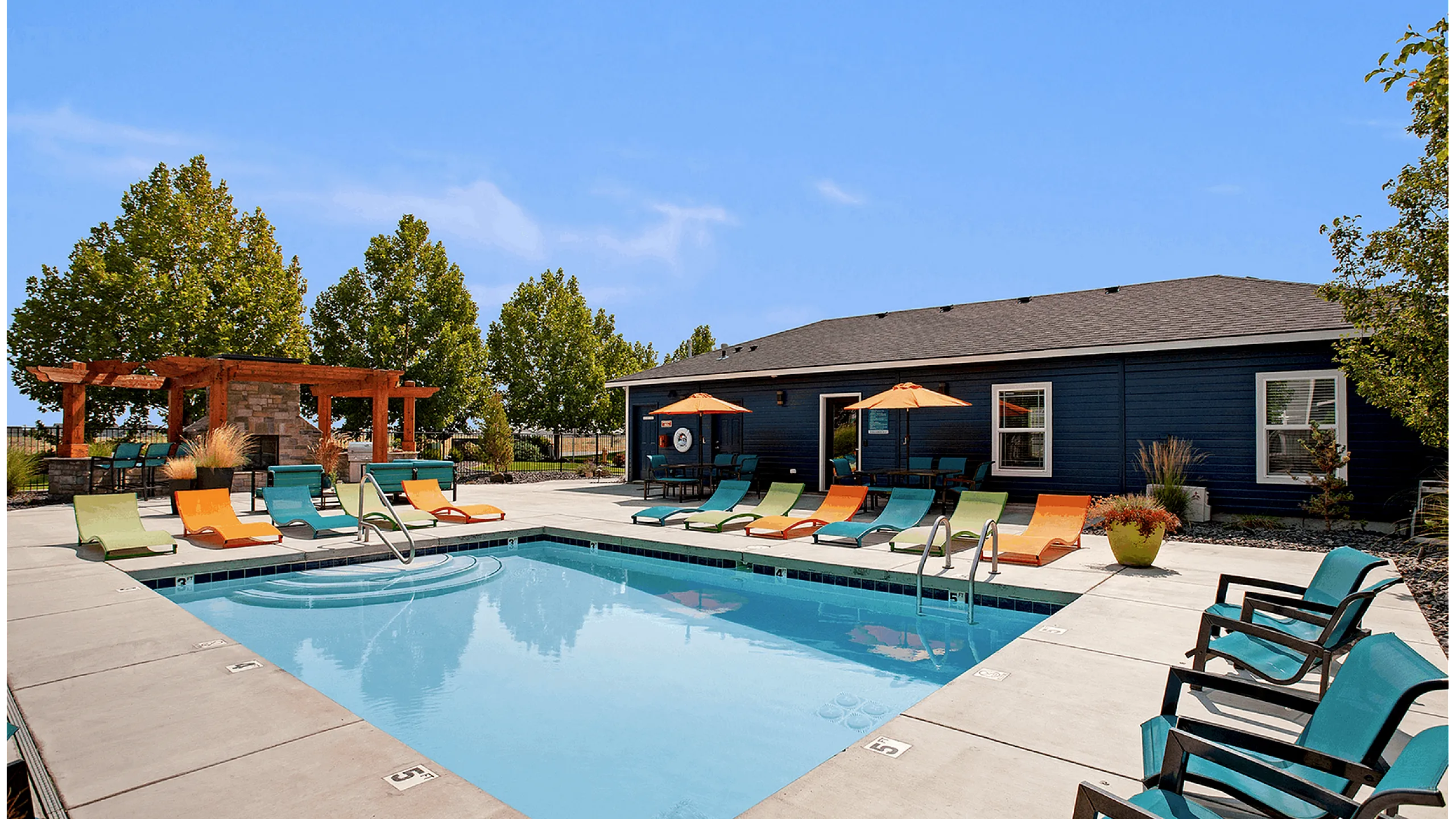 resort style lounge seating around the pool