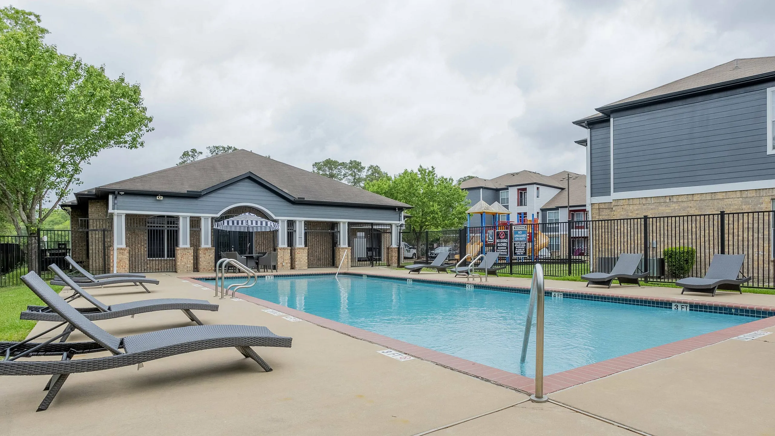 sparkiling pool with resort style seating