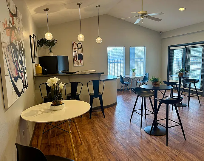 stylish leasing ofice