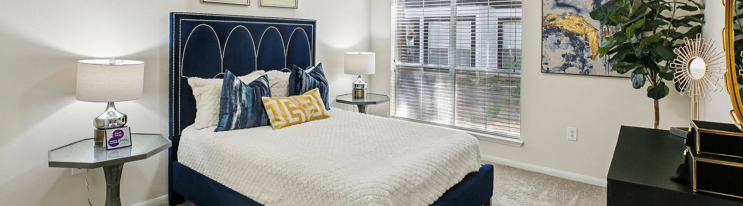 bedspread in unit