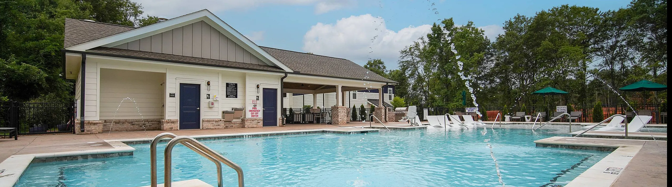 sparkilng pool