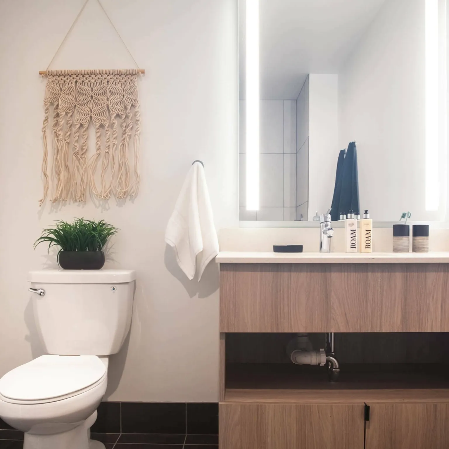 Bathroom Apartments Denver, CO | X Denver