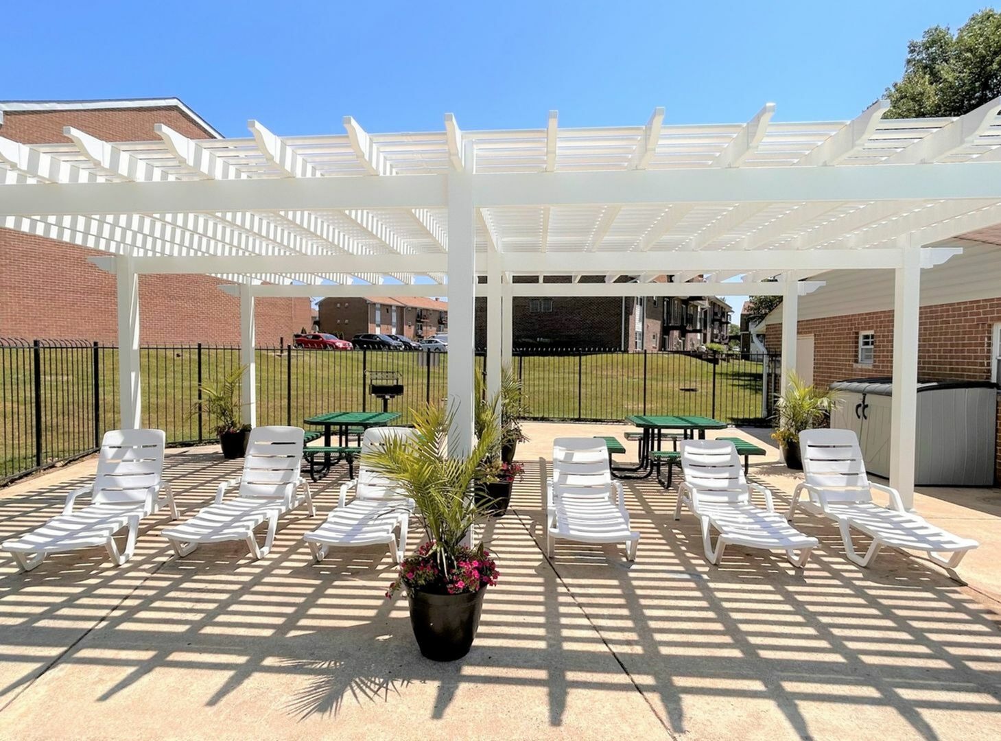 1 2 Bed Apartments Check Availability Chapel Manor Apartments