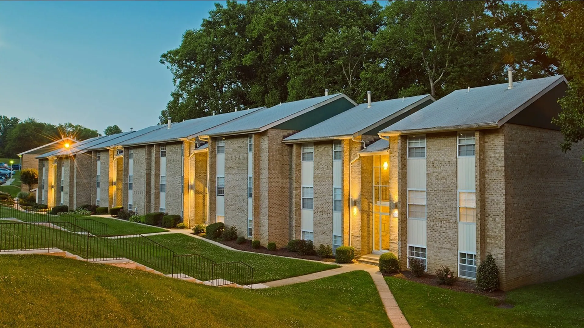 Bay Hills Apartments